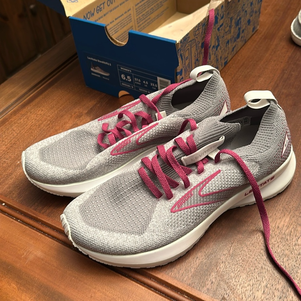 Brooks Levitate StealthFit 5